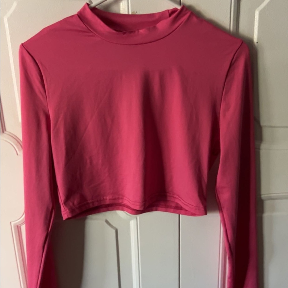 NWOT long sleeve crop top 💕🖤💕